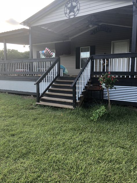 Carport Back Of House, Double Wide Underpinning Ideas, Farmhouse Skirting, Underpinning Ideas Mobile Home, Memphis House, College Wardrobe Essentials, Home Front Porch Ideas, Mobile Home Front Porch Ideas, Mobile Home Landscaping