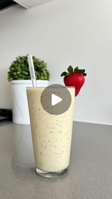 Steph Boachie on Instagram: "HIGH PROTEIN EHP MANGO SMOOTHIE 🥭   Another smoothie option for my mango lovers! Follow for more high protein meals, snacks, desserts and healthier alternative to curb our sweet tooth 🤍  Ingredients   1/2 cup ice - optional, I prefer my smoothies with it  1 cup frozen mango  1/2 cup milk of choice - I used almond milk  2 tbsp high protein Greek yogurt  2 tbsp soaked chia seeds - I soaked in a little milk for 5-10mins 1 scoop EHP vanilla ice cream oxywhey protein powder. Use code: Stephby to save 🤍  Blend ingredients and enjoy this healthy + delicious smoothie!   Top: @womensbest seamless tank top. Love the colour. Love the material. My go to everyday tank. Up to 70% sit wide. Use code: Stephby for additional savings 🤍  #healthyfood #highprotein #smoothie #s Protein Greek Yogurt, 1800 Calorie Meal Plan, High Protein Meals, Smoothie Ideas, Baking Secrets, High Protein Smoothies, Frozen Mango, Health Drinks, Calorie Meal Plan