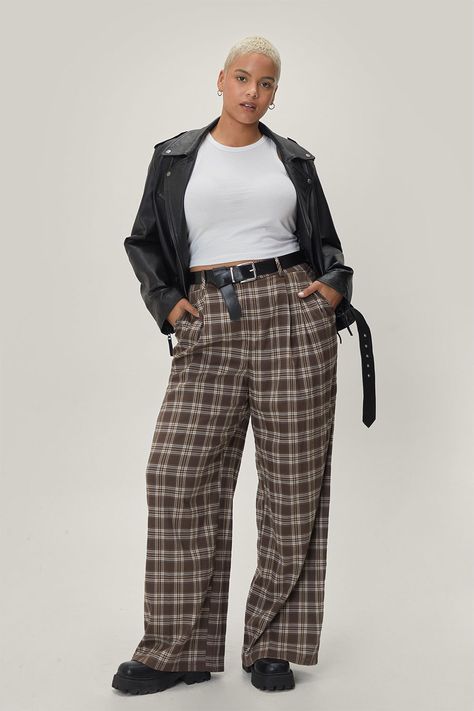 Plus Size Androgynous Fashion, Plus Size 70s Fashion, Androgynous Fashion Plus Size, Plus Size Outfits For Summer, College Attire, Plaid Wide Leg Pants, Plaid Pants Outfit, Shein Plus Size, Wide Leg Pants Plus Size