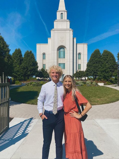 Church Couple Aesthetic, Church Couple, Lds Aesthetic, Couple Photo Aesthetic, Temple Aesthetic, Group Trip, Church Aesthetic, Christian Relationships, Aesthetic Couple