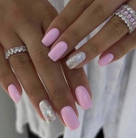 Simple But Elegant Nails, Sns Nails Colors, Pink Gel Nails, Sassy Nails, Nagel Inspo, Short Acrylic Nails Designs, 짧은 머리, Pink Acrylic Nails, Dipped Nails