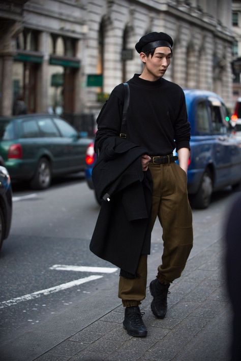 The strongest looks on the street at LCM | London Collections Men A/W '16 street style | British GQ Asian Street Style Men, Indie Fashion Men, British Street Fashion, Japanese Street Fashion Men, Masculine Outfits, Japanese Mens Fashion, San Myshuno, Asian Men Fashion, Japanese Street Wear