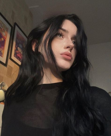 Black Hair Face Claim, Face Aesthetic, Girly Pictures, Feminine Aesthetic, Girls Dpz, Girl Body, Girly Photography, Dark Hair, Pretty Face