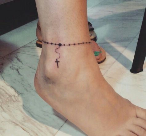 Ancle Tatoos Woman, Ankle Bracelet Tattoos, Cross Necklace Tattoo, Idea For Tattoo, Anklet Tattoos For Women, Rosary Bead Tattoo, Bracelet Tattoos, Tattoo Samples, Rosary Tattoo