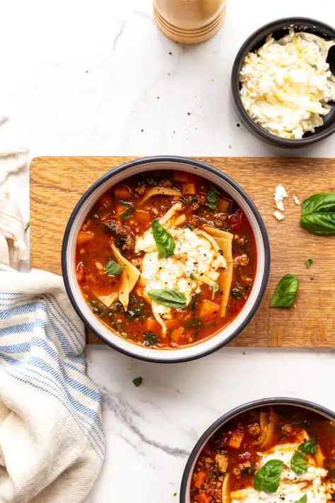 The BEST Low FODMAP Lasagna Soup - A Little Bit Yummy Low Fodmap Lasagna, Low Fodmap Soup, Fodmap Soup, Gluten Free Worcestershire Sauce, Fodmap Lunch, Fodmap Recipes Dinner, Low Fodmap Chicken, Low Fodmap Recipes Dinner, Fodmap Meal Plan