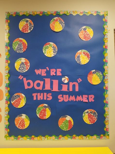 Fun In The Sun Bulletin Board Ideas, Prek Summer Bulletin Board Ideas, June Bulletin Board Ideas For Toddlers, Beach Bulletin Board Ideas Preschool, Summertime Bulletin Boards, Summer Time Bulletin Boards, Summer Window Display Preschool, Popsicle Bulletin Board Ideas, Summer Boards For Preschool