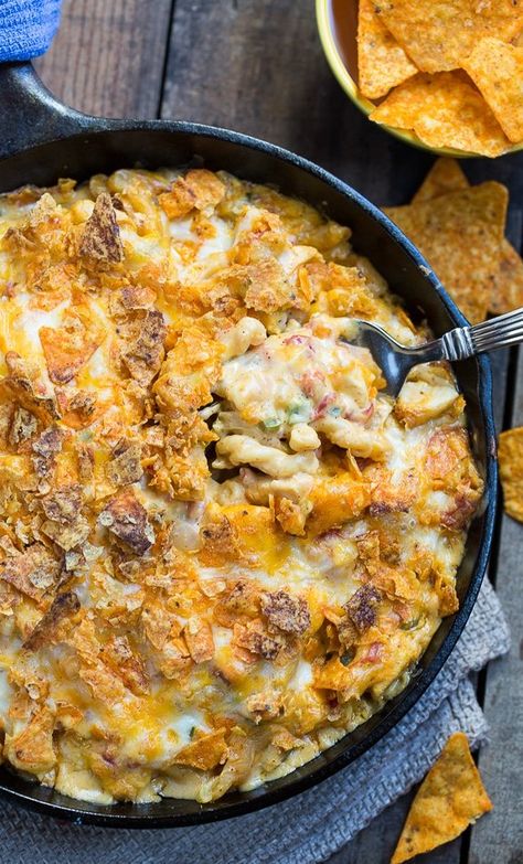 King Ranch Mac and Cheese Ranch Mac And Cheese, Chicken Macaroni And Cheese, King Ranch Casserole, Chicken Mac And Cheese, Spicy Southern Kitchen, King Ranch Chicken, Ranch Casserole, Wonder Bread, Pasta Noodle Recipe