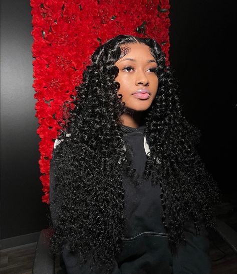 Middle Part Deep Wave, Cute Weave Hairstyles, Layered Haircut Ideas, Deep Wave Wig, Frontal Wig Hairstyles, Birthday Hairstyles, Protective Hairstyles Braids, Wave Wig, Stylish Haircuts