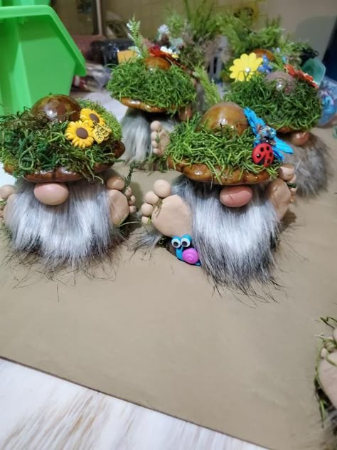 Dollar Tree Ceramic Mushroom Gnomes, Gnome Pots, Mushroom Decor Diy, Craft Gnomes, Mushroom Decorations, Fairy Tale Crafts, Terra Cotta Pot Crafts Diy, Diy Gnome, Ceramic Mushroom