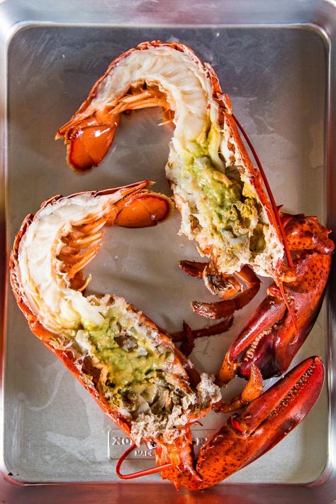 How to cook lobster perfectly - A comprehensive guide to help you prepare and cook a lip-smackingly delicious, and impressive lobster with no guess work.  #HowToCookLobster #HowToCleanLobster #GuideToLobster How To Cook Whole Lobster, Whole Lobster Recipes, Grilled Lobster Recipes, Lobster Butter Sauce, Cooking Lobster, Cook Lobster, Lobster Recipe, Lobster Bake, Mermaid Pool