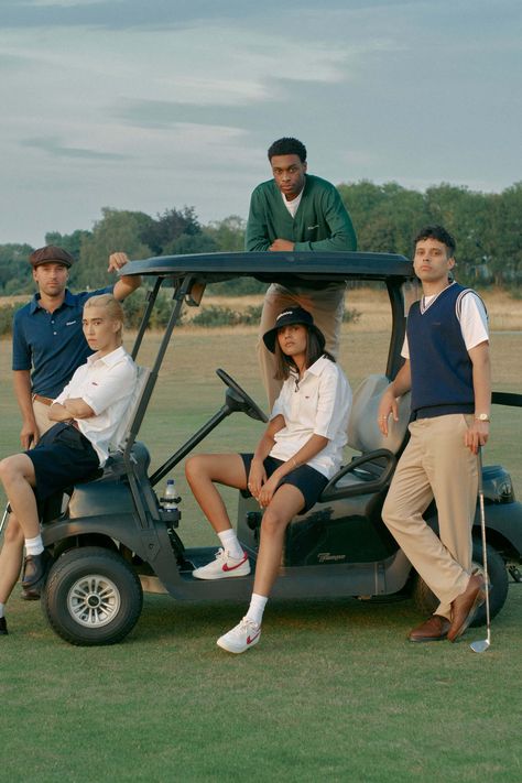 Golf Course Photoshoot, Golf Course Aesthetic, Golf Shoot, Pub Golf, Country Club Aesthetic, Mode Tennis, Athleisure Inspiration, Indoor Golf, Golf Photography