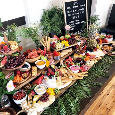 21st Birthday Grazing Table, Jungle Theme Grazing Table, Grazing Table With Desserts, Safari Grazing Table, Grazing Table For 20, Tropical Grazing Table, Grazing Table Ideas Birthday, Simple Grazing Table, Large Grazing Table