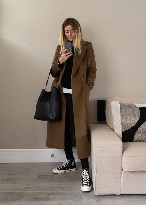 Chucks Outfit, Leggings And Converse, High Tops Outfit, High Top Converse Outfits, Black High Top Converse, Converse Style, Outfits With Converse, Black High Tops, Brown Coat