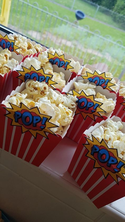 Spiderman Birthday Party Food, Superhero Party Food, Spiderman Birthday Party Decorations, Iron Man Birthday, Marvel Birthday Party, Marvel Party, Superhero Theme Party, Avenger Birthday Party, Spiderman Birthday Party