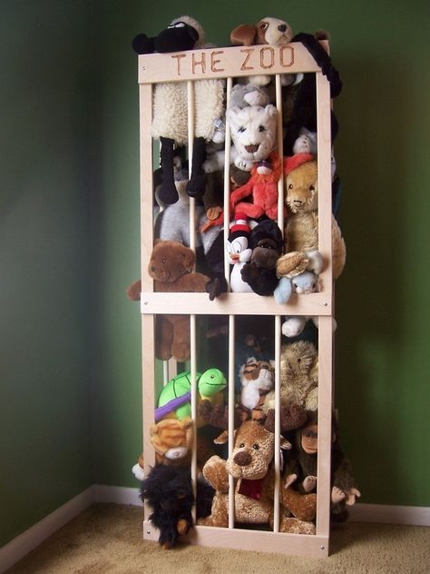 Does your child have too many stuffed animals to fit in a single toy chest? Or you can't get them to put them away? Build them a stuffed animal zoo and see! Stuffed Animal Zoo Diy, Stuffed Animal Storage Zoo, Stuffed Animal Zoo, Nursery Stuffed Animals, Origami Easy Step By Step, Diy Stuffed Animal, Sweet Monkey, Zoo Toys, Pig Stuffed Animal