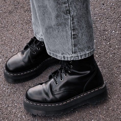 Combat Boots Aesthetic, Doc Martens 1461, Boots Aesthetic, Platform Doc Martens, Platform Shoes Heels, Doc Marten, Aesthetic Grunge Outfit, Aesthetic Shoes, Doc Marten Oxford