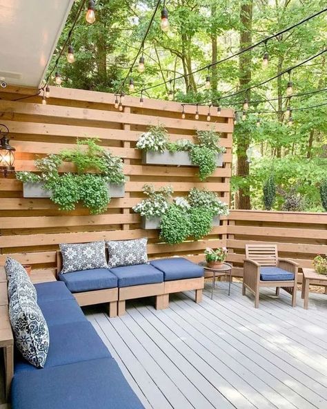 65 Best Home Decorating Ideas With Wooden Slats | Decor Home Ideas Balcon Mic, Ideas Terraza, Wood Privacy Fence, Farmhouse Patio, Patio Privacy, Privacy Fence Designs, Summer Patio, Patio Inspiration, Privacy Fences