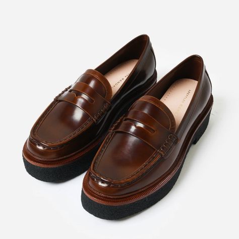 Brand New Never Worn! I Don’t Have The Box However. Size 5 Chunky Penny Loafer With Crepe Rubber Sole In Shiny Brown Italian Spazzolato Leather. Padded Footbed With Gold Stamped Logo. Round Toe, Slips On. 1.75 Inch Heel. Loeffler Randall Shoes, Brown Loafers, Platform Loafers, Penny Loafer, Loeffler Randall, Brown Shoe, Penny Loafers, Loafer Shoes, Flat Shoes Women