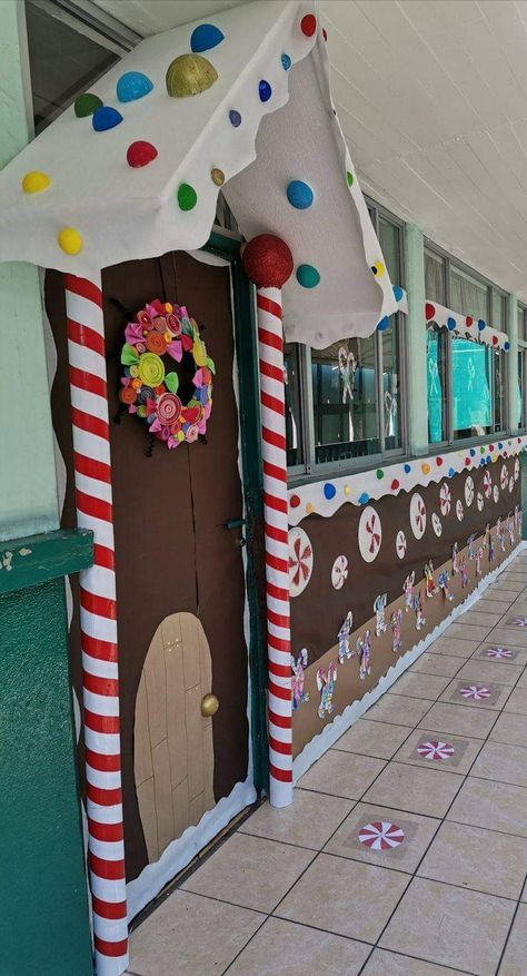 Deck The Doors Christmas Contest, Santas Workshop Door Decoration, Deck The Halls School Ideas, Christmas Door Decorations For School Contest, Christmas Door Contest Ideas, School Hallway Decorations, Decorating Ideas For Apartments, Christmas Hallway, Decor Ideas For Apartments