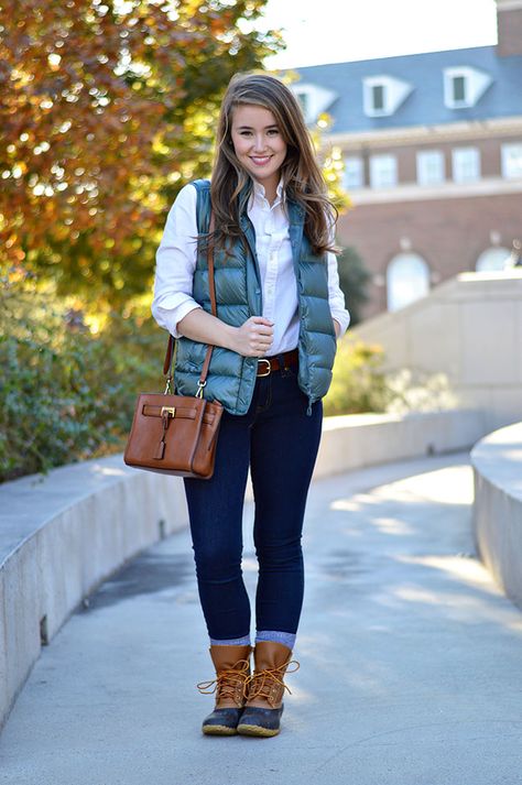 Outfits With Sperry Boots, Duck Boot Outfits, Bean Boots Outfit, Duck Boot Outfit, Duck Boots Outfit, Sperry Boots, Boot Fashion, Boyfriend Cardigan, Boating Outfit