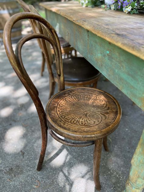 Bistro Chairs Outdoor, French Bistro Chairs, French Dining Chairs, Bistro Furniture, Woven Chair, Tiger Oak, Cane Chair, Bentwood Chairs, French Chairs