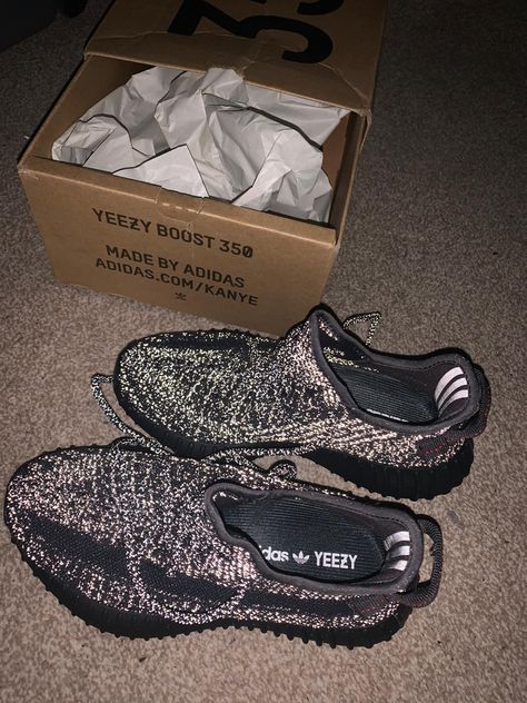 Yeezy Reflective, Yeezy Boost 350 Black, Black Yeezy, 19th Bday, Reflective Shoes, Adidas Yeezy 350, Yeezy 350, Adidas Yeezy Boost 350, Night Driving