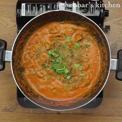 Indian Gravy Recipe, Mushroom Recipes Indian, Hebbar's Kitchen, Veg Snacks, Mushroom Recipe, Gravy Recipe, Gravy Recipes, Green Peas, Mushroom Recipes