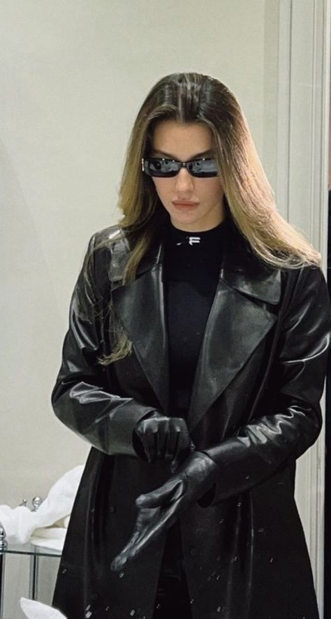 Woman In Black, Leather Coat, Halloween Outfits, Gloves, Black Leather, Sunglasses, Halloween, Leather, Black