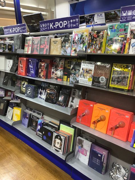 Kpop Merch Store, Kpop Albums Enhypen, Ateez Albums Aesthetic, Enhypen Albums Aesthetic, K Pop Album Shelf, Kpop Album Store, Enhypen Merch Aesthetic, Ateez Album Aesthetic, Straykids Albums