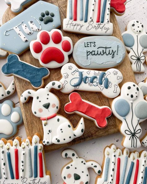 Birthday Dog Treats, Pet Treats Recipes, Paw Party, Dog Themed Parties, Royal Iced Cookies, 2nd Birthday Boys, Crazy Cookies, Puppy Birthday Parties, Second Birthday Ideas