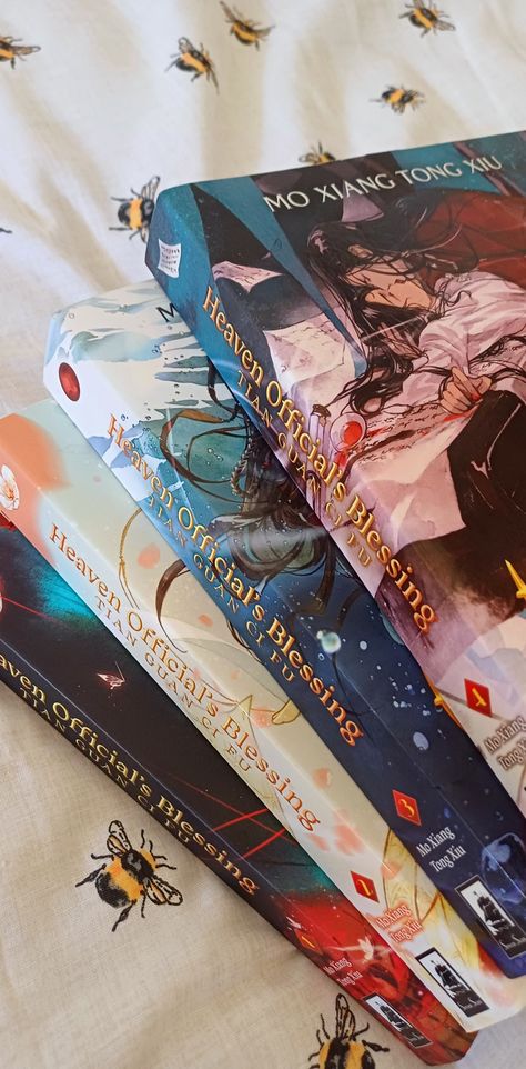 I love Xie Lian 🥺Thank you so much to my best friend Elizabeth for buying me vol 4 and 5 (5 will be given as an Xmas gift lol) 😭😭😭💕💕💕💕💕 #danmei #bl #novel #heavenofficialsblessing #tgcf #Chinese #wuxia Danmei Aesthetic, Tgcf Novel, Tgcf Book 4, Chinese Novel, Xie Lian Book 4, Tgcf Book 4 Cover, Tgcf Novel Cover, Tgcf Vietnamese Cover, Xie Lian Novel Art