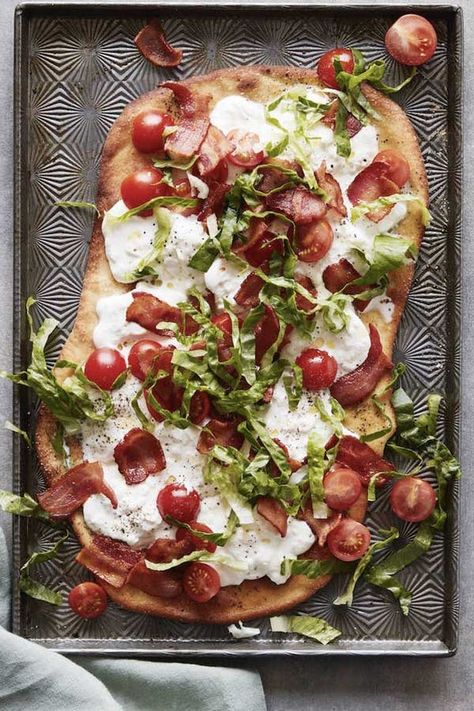 Flatbread Burrata, Blt Flatbread, Tomato Flatbread, Pizza Flatbread, Pizza Monkey Bread, Flatbread Pizza Recipes, Grilled Flatbread, Whats Gaby Cooking, Flatbread Recipe