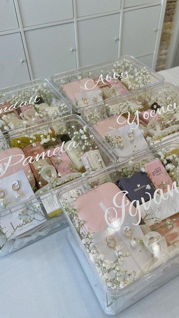 Clear Box Bridesmaid Proposal, Bridemaids Gifts Package, Unique Bridal Proposal Ideas, Acrylic Bridesmaid Proposal Boxes, Clear Bridesmaid Boxes, Bridesmaid Invite Ideas Boxes, Bridal Party Boxes, Bridesmaid Favours, Bridesmaids Proposal Boxes