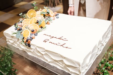 Wedding Cake Rectangular, Simple Wedding Cake Rectangle, Square Wedding Cakes 1 Tier, Sheet Cake With Fresh Flowers, Wedding Cake Rectangle, Square Wedding Cake Designs, Big Square Cake, Rectangular Wedding Cake, Rectangle Wedding Cake