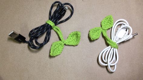 Crochet Leaf Sprout, Sprout Crochet, Crochet Leaf, Crochet Book, Crochet Leaves, Crochet Books, How To Crochet, Cotton Yarn, Phone Accessories