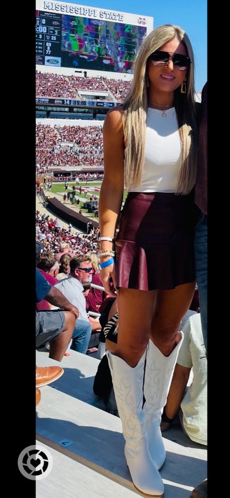 Burgundy Game Day Outfits, Black Skirt Game Day Outfit, Maroon Football Game Outfit, Ms State Game Day Outfit, Maroon Gameday Outfit, Texas Football Game Outfit, A&m Gameday Outfit, Maroon And White Outfits, Maroon Game Day Outfit