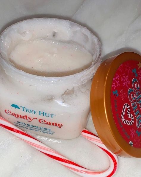 Tree Hut Candy Cane Scrub, Tree Hut Peppermint, Candy Cane Aesthetic, Cane Aesthetic, Tree Hut Scrub, Hygiene Routine, Peppermint Mocha, Tree Hut, Sugar Scrub