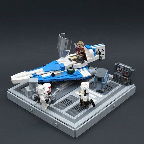 Lego Star Wars Base Ideas, Lego Star Wars Diorama Moc, Jedi Starfighter, Lego Minifigure Display, Lego Plane, Lego Dragon, Lego Clones, Lego Starwars, Lego Army