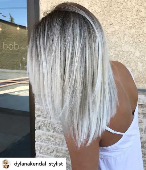 White Blonde Hair Color, Bob Balayage, Blonde Hair With Roots, Ice Blonde Hair, Icy Blonde Hair, White Blonde Hair, Blond Balayage, Ice Blonde, Hair Color Crazy