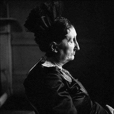 Jane Bown retrospective: Edith Sitwell, photographed in 1959 Jane Bown, Edith Sitwell, Bill Brandt, Ladies Club, Cecil Beaton, Dramatic Style, Bad Picture, Multiple Exposure, Best Portraits