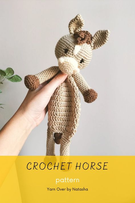 Light brown horse with a white star blaze on its forehead. This is a snuggler pattern, a mixture of a crochet toy and traditional lovey. The pattern is made by Yarn Over with Natasha Crochet Horse Lovey Pattern, Horse Lovey Free Pattern, Crochet Horse Lovey Free Pattern, Crochet Horse Blanket, Crochet Horses, Horse Crochet Pattern, Snuggler Pattern, Amigurumi Horse, Crochet Farm Animals