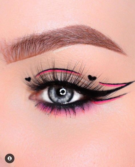 Christmas Makeup Looks Hooded Eyes, Eye Makeup Images, Cute Eye Makeup, Makeup Face Charts, Graphic Makeup, Graphic Eyeliner, Eye Makeup Pictures, Eye Makeup Designs, Makijaż Smokey Eye