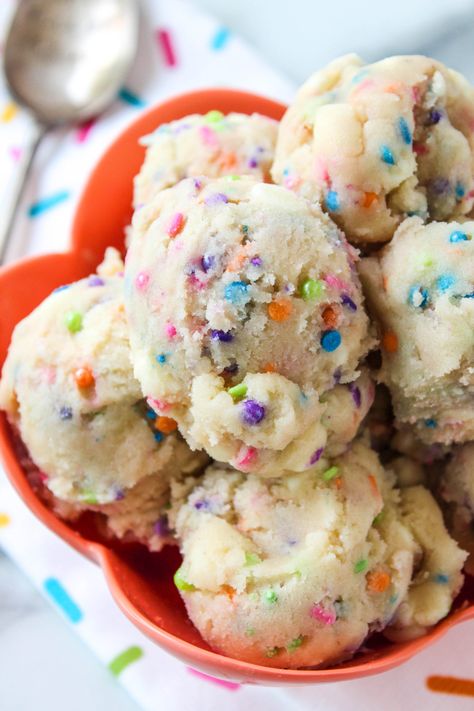 Edible Funfetti Cookie Dough | Baking You Happier Play Dough Cookies, Funfetti Treats, Funfetti Aesthetic, Frozen Cookie Dough Bites, Funfetti Recipes, Funfetti Cookie Dough, Birthday Movie Night, Birthday Movie, Edible Cookie Dough Recipe