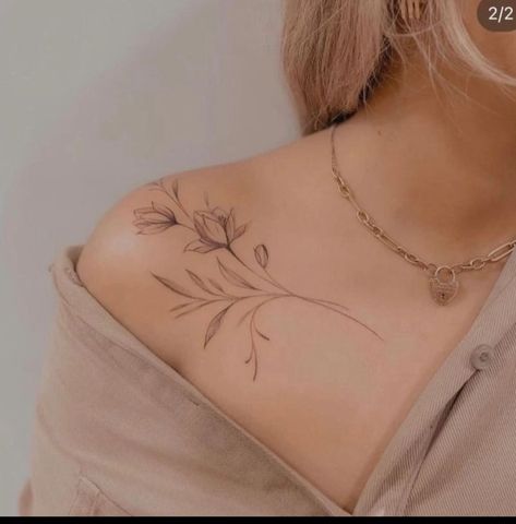 Shoulder Peony Tattoo, Peony Shoulder Tattoo, Feminine Shoulder Tattoos, Delicate Flower Tattoo, Floral Tattoo Shoulder, Shoulder Blade Tattoo, Tattoos To Cover Scars, Lavender Tattoo, Hand Tattoos For Girls