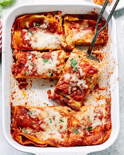 Ricotta Cheese Lasagna with Marinara Sauce Lasagne Recipes With Ricotta, Lasagna With Alfredo And Marinara, Best Cheese For Lasagna, Recipe With Ricotta Cheese, Freezer Casserole, Tomato Marinara Sauce, Recipe With Ricotta, Chicken Lasagna Recipe, Lasagna Recipe With Ricotta