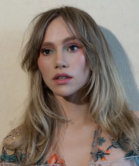 Suki Waterhouse Hair, Suki Waterhouse, Haircut And Color, Natural Hair Inspiration, Hair Color And Cut, Blonde Balayage, Green Hair, May 1, Cut And Color