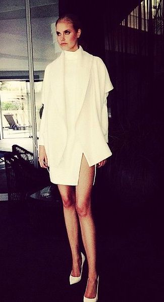 Basic Instinct Halloween costume Halloween Costumes You Can Make, City Fashion Photography, Zombie Bride, Chic Outfits Classy, Basic Instinct, Personal Style Inspiration, Work Chic, White Long Sleeve Dress, Popsugar Fashion