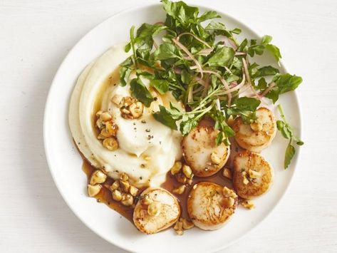 Parsnip Puree Recipe, Best Scallop Recipe, Scallop Recipe, Recipes To Make For Dinner, Parsnip Recipes, How To Cook Scallops, Parsnip Puree, Dried Scallops, Cooking Fish