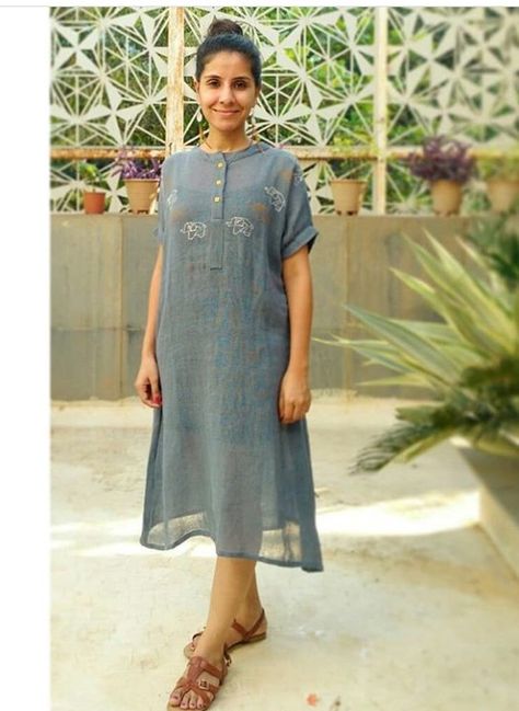 Khadi Kurti, Gold Jewelry Outfits, Outfits Ideas, Diy Fashion, Style Me, Designer Dresses, Gold Jewelry, Casual Dress, Casual Wear