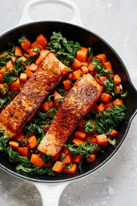 Sweet Potato Salmon Recipes, Healthy Sweet Potato Dinner Recipes, Salmon And Sweet Potatoes Recipes, Salmon Sweet Potato Recipes, Sweet Potato Dinner Recipes, Salmon And Sweet Potatoes, Salmon Healthy Dinner, Sweet Potato Salmon, Sweet Potato Skillet Recipes